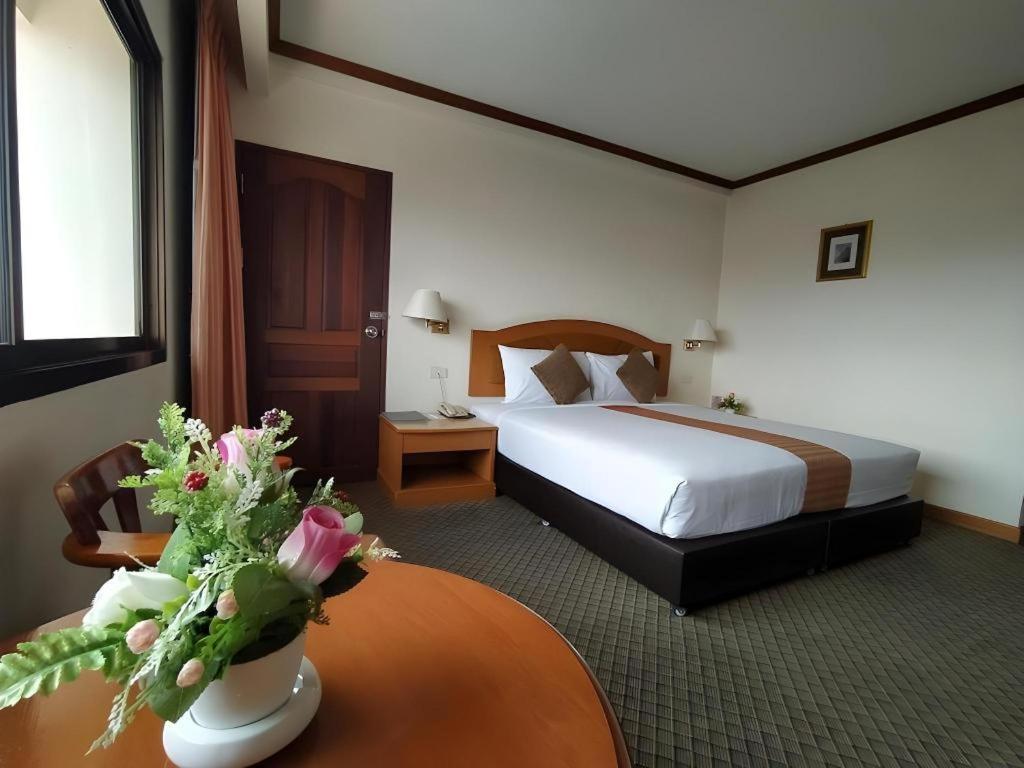 Sing Golden Place Hotel Хат Яй Екстериор снимка