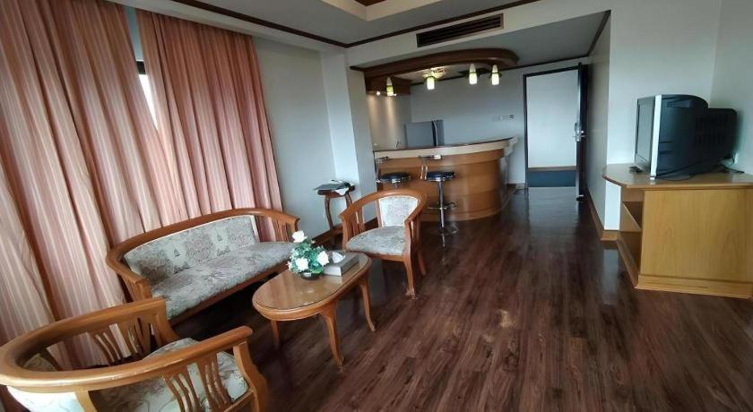 Sing Golden Place Hotel Хат Яй Екстериор снимка