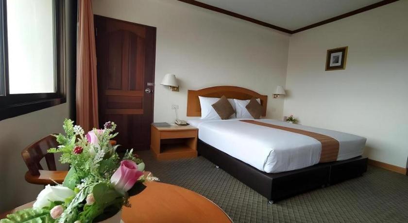 Sing Golden Place Hotel Хат Яй Екстериор снимка